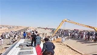 كامل الوزير يصل موقع حادث قطار مطروح