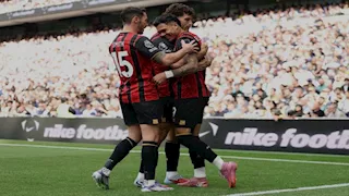 بورنموث يفوز على توتنهام ويمنعه من صدارة مؤقتة للدوري الإنجليزي (فيديو وصور)