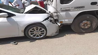 جثة و3 مصابين في تصادم نقل وملاكي على طريق الضبعة بالبحيرة 