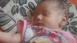 العثور على رضيعة ملقاة أمام مسجد في الأقصر