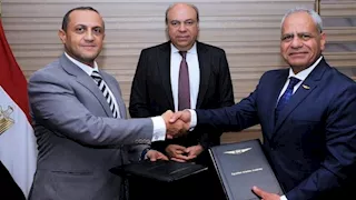 وزير الطيران يشهد توقيع بروتوكول تعاون بين "القابضة للمطارات" وأكاديمية العلوم