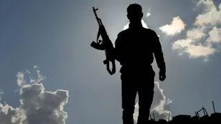 مسلحون يقتلون نائب مدير مدرسة ويختطفون طالبات بهجوم في نيجيريا