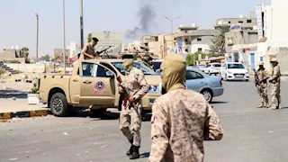 شبح الحرب يخيم على طرابلس: هدنة هشة وحشود عسكرية.. هل ينفجر الوضع؟