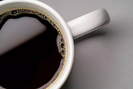 ماذا يحدث لعظامك عند الإفراط في الكافيين؟