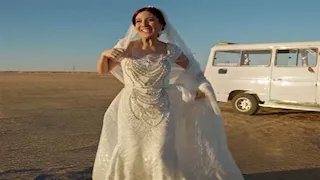 مي كساب تنشر صورًا بـ فستان زفاف وتعلق: "عروسة كل يوم"