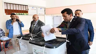 وزير الشباب والرياضة يدلي بصوته في انتخابات الشيوخ بمدينة الشروق