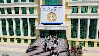 صور.. أول تجربة للروبوتات في إرشاد الطلاب باختبارات معهد الكوزن المصري الياباني