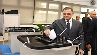  وزير الداخلية يُدلي بصوته في انتخابات مجلس الشيوخ | فيديو وصور