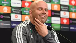 آرني سلوت يتحدث عن جولة ليفربول الآسيوية والصفقات الجديدة