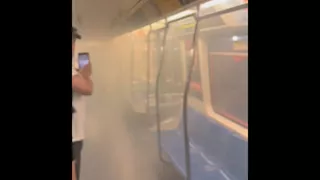 اندلاع حريق في عربة قطار بمدينة نيويورك وإجلاء الركاب وسط دخان كثيف