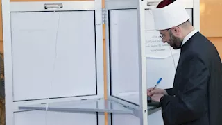وزير الأوقاف يدلي بصوته في انتخابات مجلس الشيوخ ويحث على المشاركة- (صور)