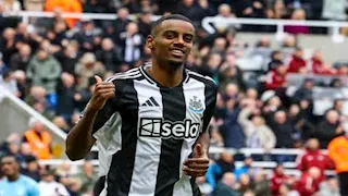 بعد تمرده.. إيزاك ينجح في مخططه بعد موافقة نيوكاسل على بيعه