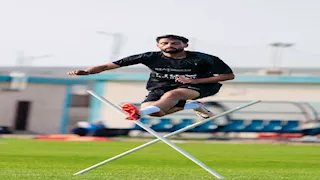 استقبال حافل من لاعبي الزمالك لعدي الدباغ (صور)