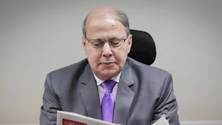 عبد الحليم قنديل: قمة ألاسكا تُمهد لتسوية الأزمة الأوكرانية بضمانات أوروبية