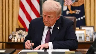  طالت عشرات الدول.. ترامب يعلن دخول الرسوم الجمركية حيز التنفيذ