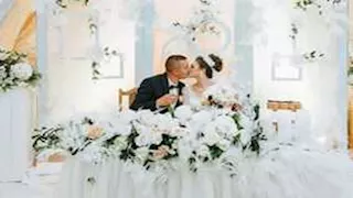 "تجربة غريبة".. زوجان فرنسيان يبيعان دعوات زفافهما للغرباء