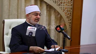 الإفتاء توضح حكم لصق أوراق الأذكار في الأماكن العامة: لا يجوز في هذه الحالة 