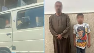 مشهد عبثي في مدينة نصر.. طفل يسوق ميكروباص والمتهم والده