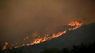 اندلاع عشرات الحرائق الجديدة في إيران.. مسؤول يعلق: نواجه أصعب الأيام