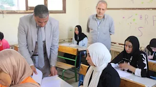 قرارات صارمة لضبط الامتحانات.. وكيل تعليم الجيزة يتفقد لجان الإعدادية ويحيل مسؤولين للتحقيق