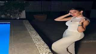 بإطلالة جريئة.. ميرنا نور الدين تستمتع بإجازة الصيف أمام حمام السباحة (صور)