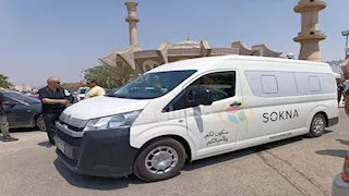 بالصور.. وصول سيارة نقل جثمان الفنان سيد صادق لمسجد الشرطة
