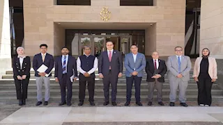 رئيس الرعاية الصحية يبحث مع سفير الهند التغطية الصحية الشاملة والجراحات الروبوتية