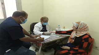 "حياة كريمة" توفر خدمات طبية مجانية لـ1296 مواطنًا بالمنيا - صور