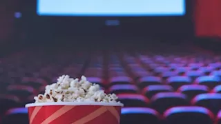 ما سبب إطفاء أضواء قاعات السينما؟.. لن تتوقع السر