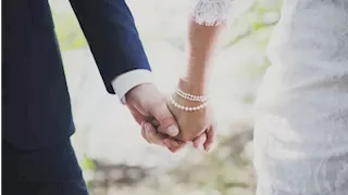 ضرب وسرقة حذاء.. أغرب 5 حفلات زفاف حول العالم