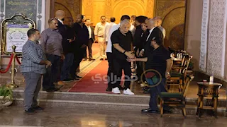 رامز جلال وأشرف زكي.. توافد نجوم الفن على عزاء سيد صادق في مسجد الشرطة