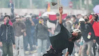 الصحة الإندونيسية تجهّز أكثر من 100 سيارة إسعاف تحسبا لمزيد من المظاهرات