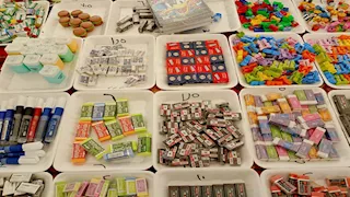 تخفيضات حتى 30%.. افتتاح معرض "أهلاً مدارس" بإدفو