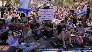 إضراب طلبة إسرائيليين عن الدراسة للمطالبة بإطلاق سراح الأسرى وإبرام اتفاق في غزة