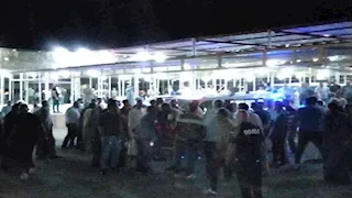 ترك طفلين.. وداع حزين لضحية انفجار مجمع الغازات بالسويس