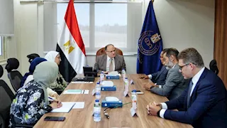 دعم الأمن الدوائي.. الغمراوي: الأولوية لتوطين صناعة المستحضرات الحيوية واللقاحات