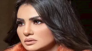 الأسود يليق بها.. دينا فؤاد بإطلالة جذابة