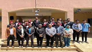 رئيس جامعة الأقصر تتابع أعمال الكشف الطبي للطلاب الجدد