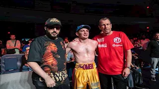 عبدالله داركازانلي ينتصر على كوبوسكي ضمن أسبوع النزال بين كانيلو وكروفورد