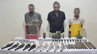 مصرع 3 عناصر مسلحة وضبط ترسانة سلاح ومخدرات بالملايين في القليوبية