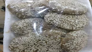 سِرّ أبو كبير الذي لا يعرفه سِواها.. "الحلوى المُستوي" التي تشبه الفلافل -صور  