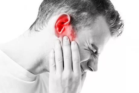 دون أدوية.. طرق طبيعية لعلاج التهاب الأذن في المنزل سريعًا
