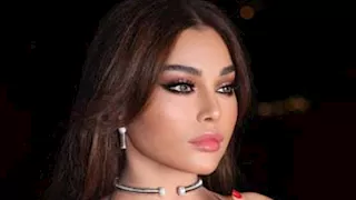 "قصيرة وشفافة".. 25 صورة لـ هيفاء وهبي بفساتين جريئة