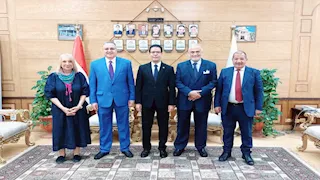 رئيس جامعة بنها يترأس لجنة اختيار عميد كلية الحقوق