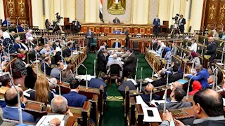 توجيهات رئاسية.. تساؤل برلماني بشأن حظر ربط المصروفات باستلام الكتب