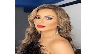 مكياج ناعم وفستان أنيق.. منة فضالي تخطف الأنظار بإطلالتها