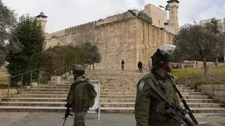 الاحتلال يصدر قرارا باستملاك باحة الحرم الإبراهيمي