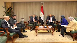 بعد وفاة رضيعة العاملة.. عودة الإنتاج بشركة "نايل لينين" بعد نجاح المفاوضات