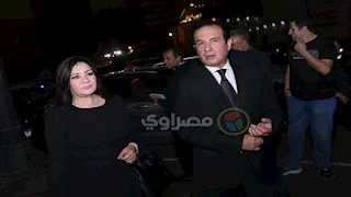 بالصور.. محمد ثروت ومدحت صالح يصلان عزاء أرملة الموسيقار سيد مكاوي