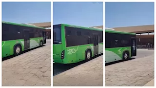 "النقل العام" تشارك في نقل السائحين داخل منطقة الأهرامات - تفاصيل